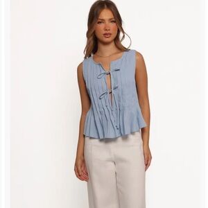 Blue Sleeveless Pleated Top